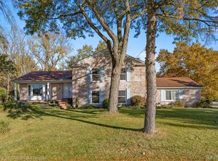 2544 Wickfield Ct, West Bloomfield, MI 48323