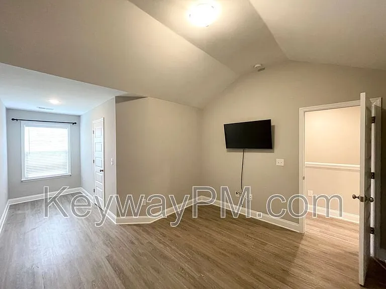 301 Sumac Trl — Photo 15