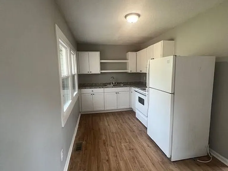 142 Harmony Dr — Photo 2