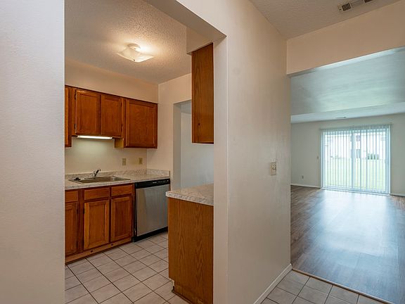4th image of 727 S Main St APT 16