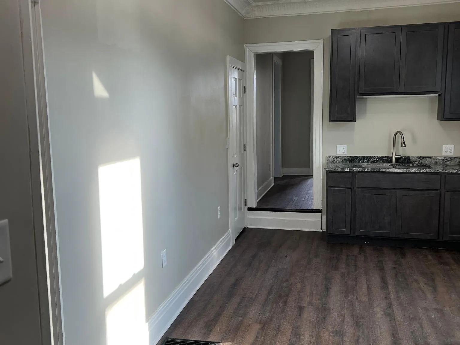 3 bed, 1200 sqft, $1,895 — Photo 2