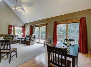 466 E Mall Ct, Edgerton, WI 53534