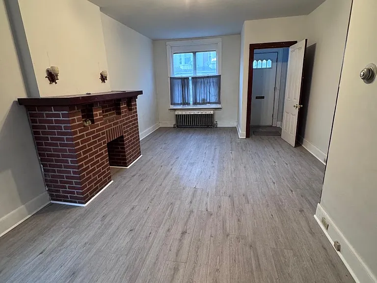 1710 Perkiomen Ave — Photo 2