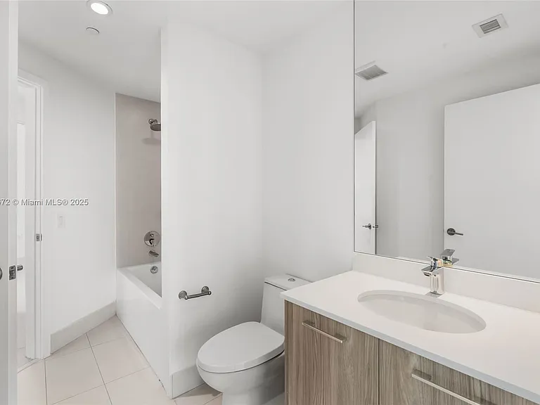 501 NE 31st St #3896 — Photo 25