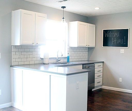 5th image of 3588 King Edward Way