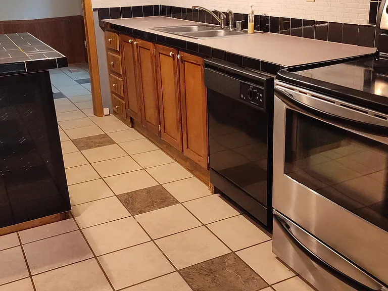 330 McClain Dr — Photo 44