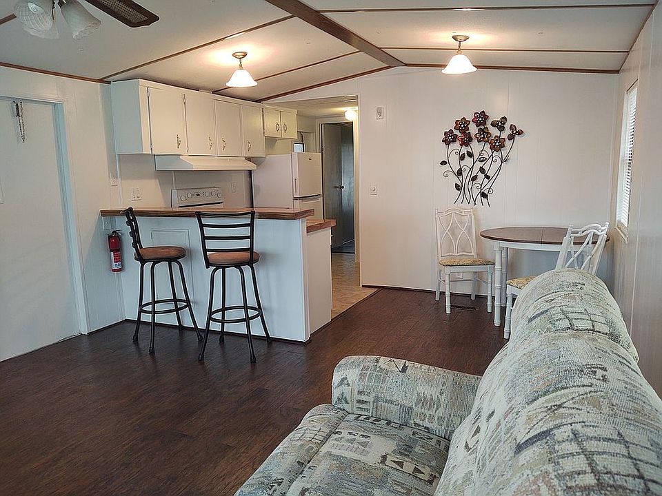 1st image of 52 Lake Griffin Dr