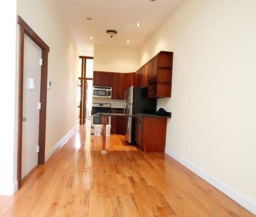 5th image of 73 Engert Ave #3RREE