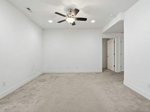 4th image of 84 N Chalk Maple Ln