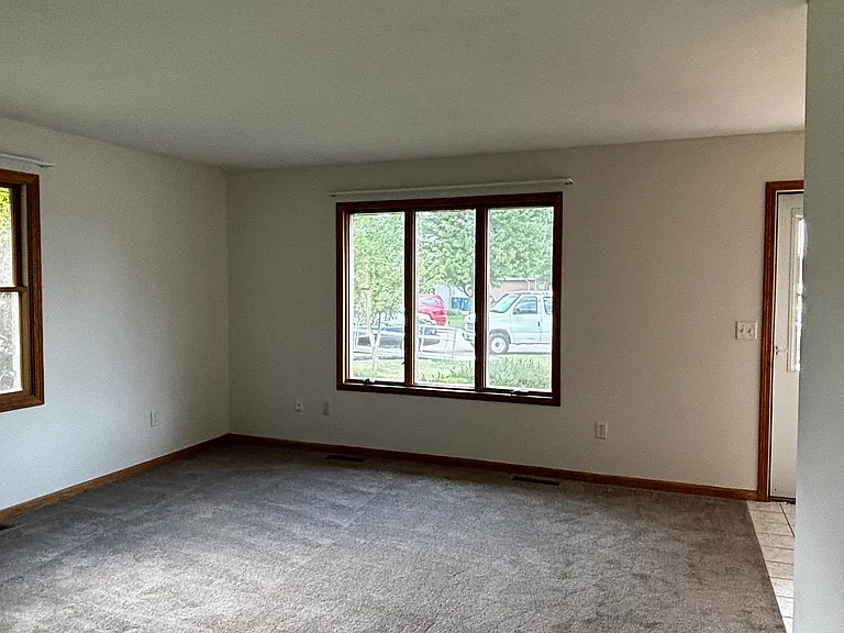 1545 Helen Ct — Photo 21