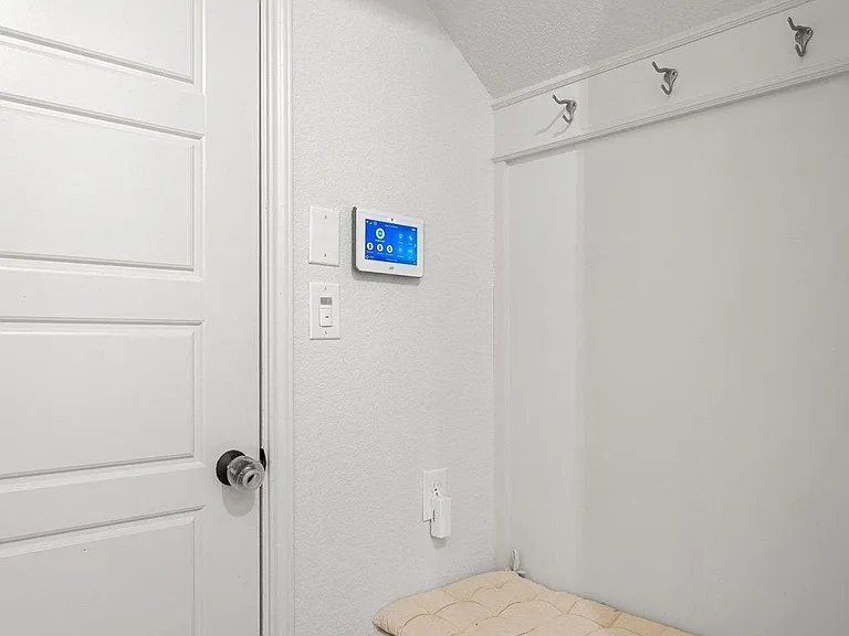 6600 Llano Stage Trl — Photo 29