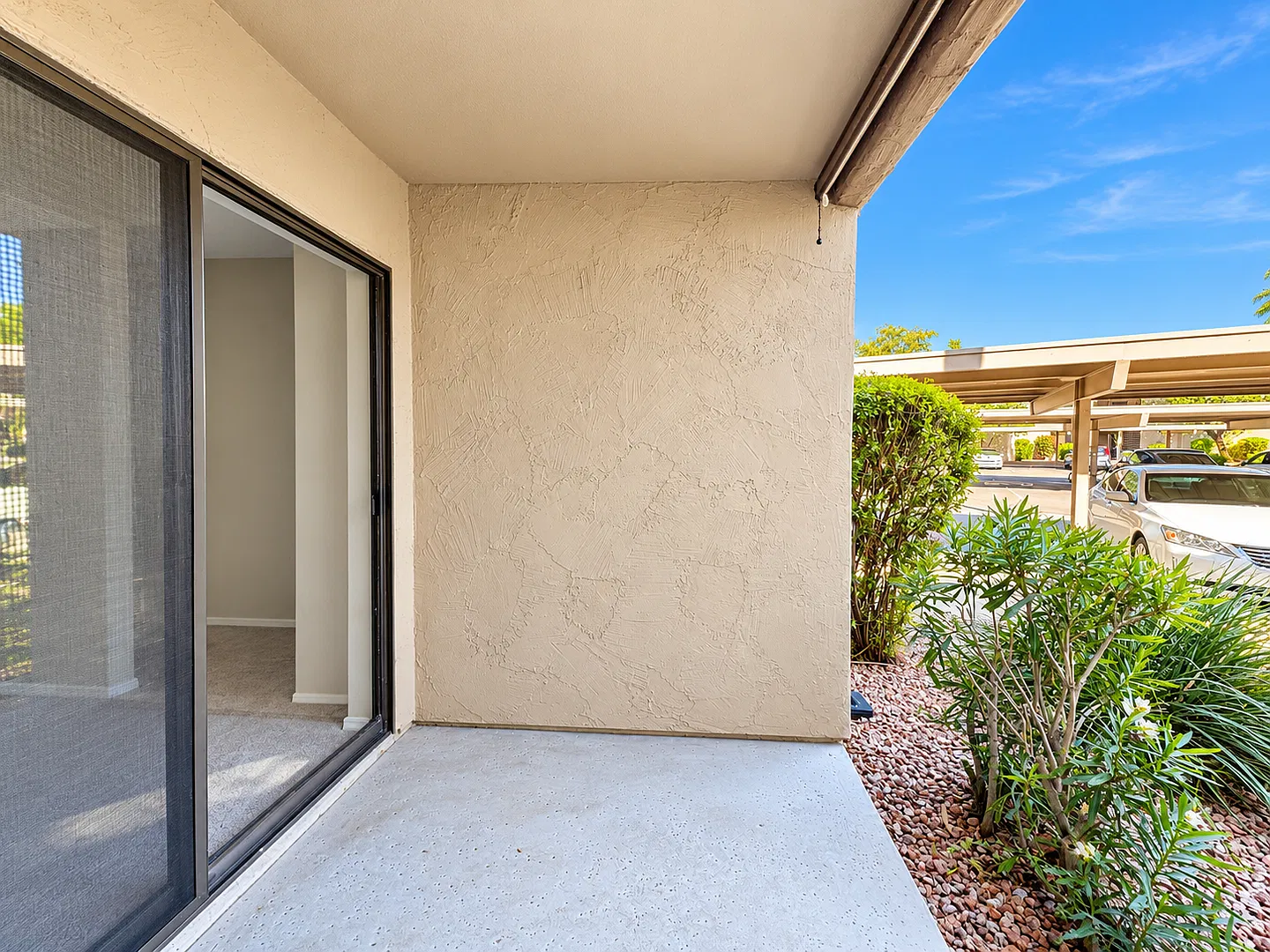 Nice 2 bedroom 2 bath in Scottsdale! — Photo 3