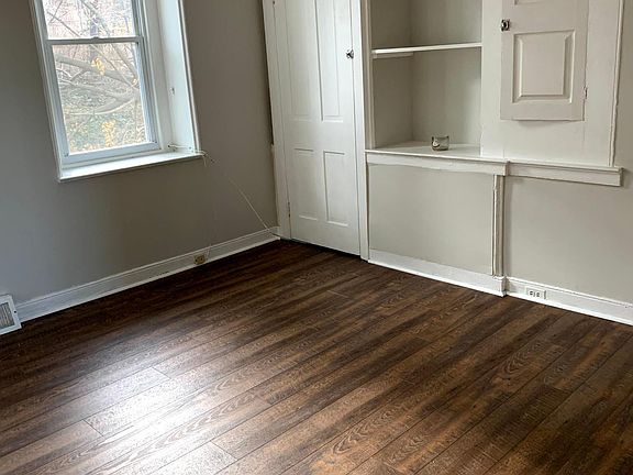 Second living room picture