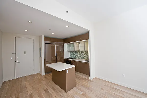 Sold by A & I Broadway | media 3