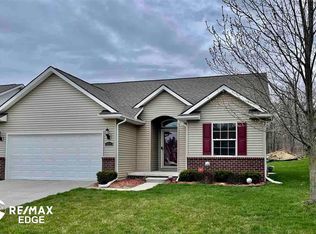 4515 Cross Creek Blvd, Burton, MI 48509