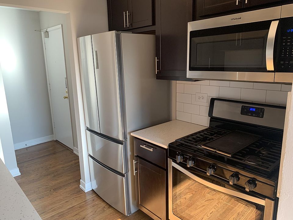 1st image of 523 W Oakdale Ave #526RA