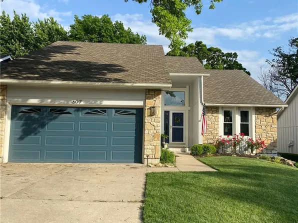 607 NE Pinehurst St, Lees Summit, MO 64064