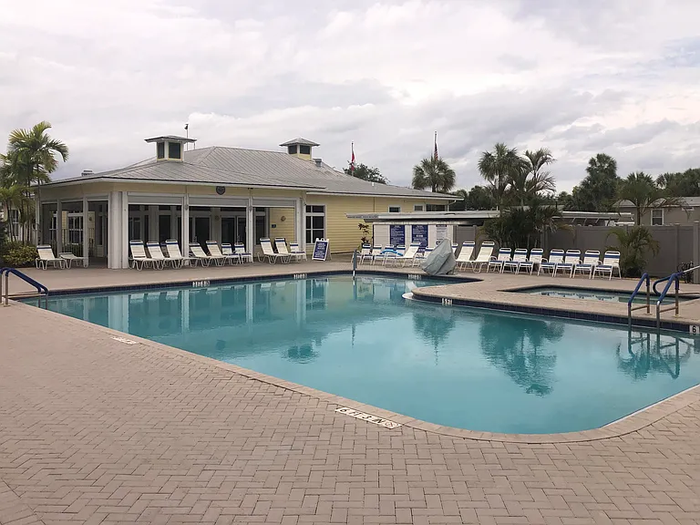 425 E Bougainvillea Dr — Photo 41