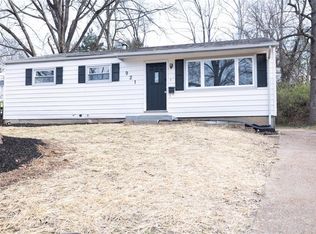 921 Clearfield Dr, Saint Louis, MO