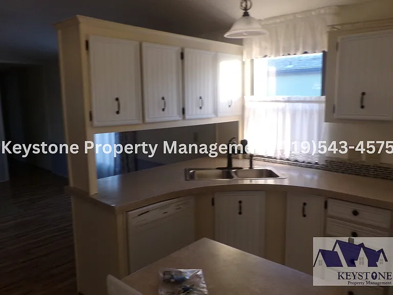 886 S Dante Dr — Photo 5