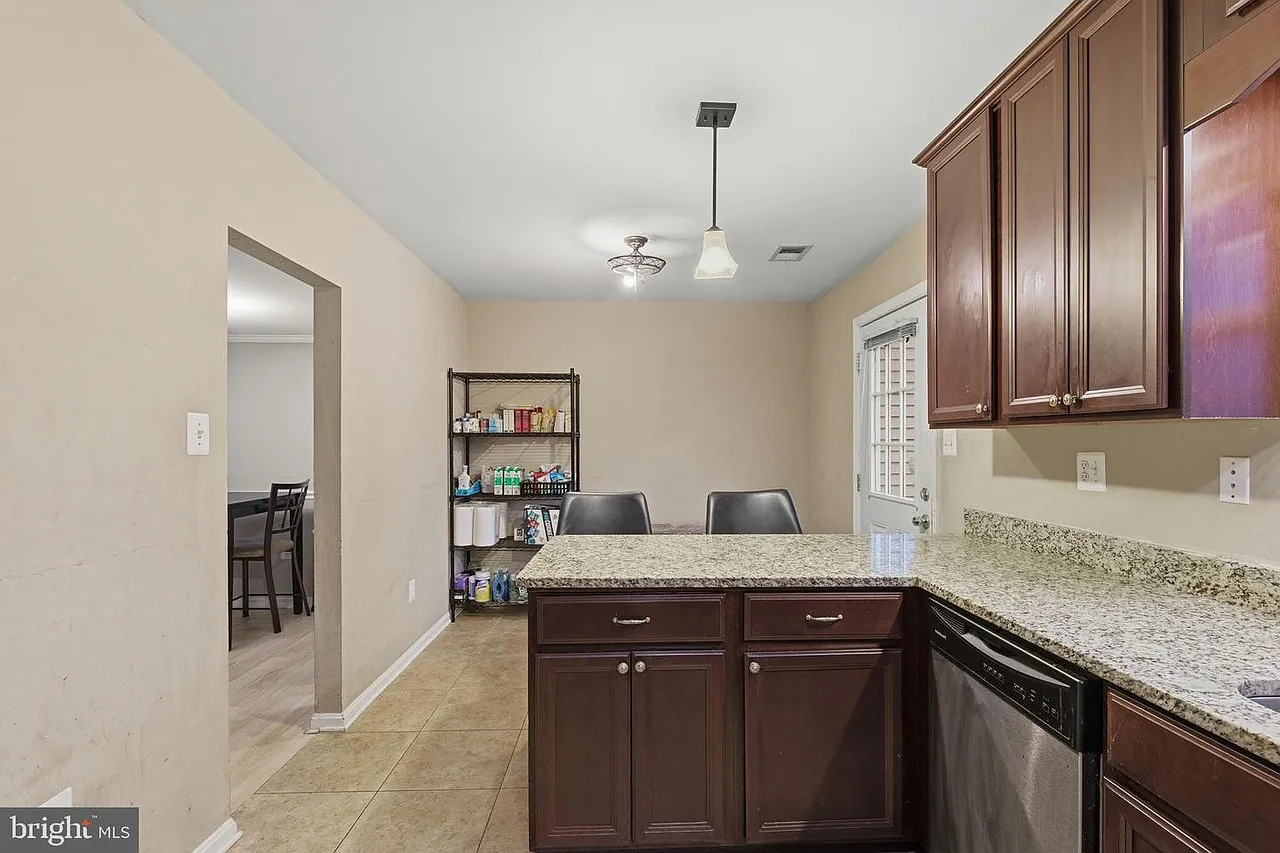 4044 Bluebird Dr — Photo 4