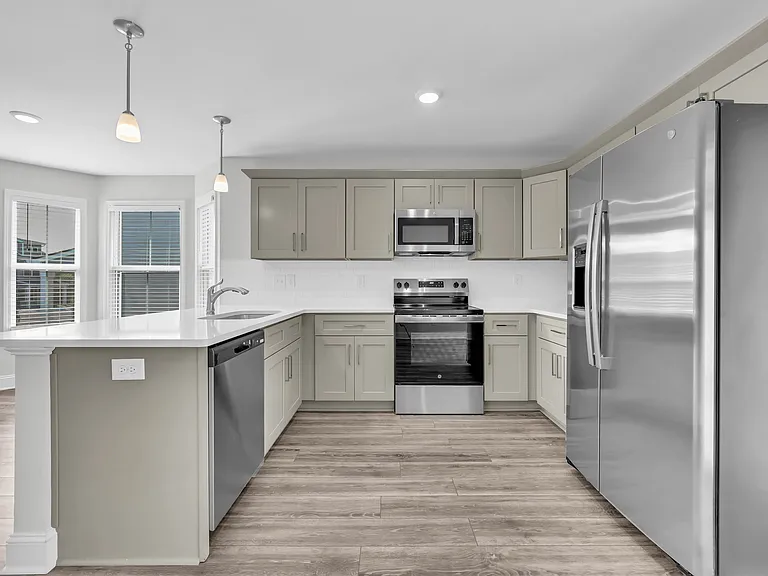 225 Limestone Point Dr — Photo 3