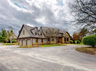 11205 Hampton Ridge Dr, Chardon, OH 44024