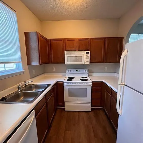 428 Goldstaff Ln — Photo 7