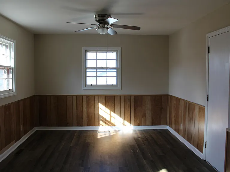 204 Florida Ave — Photo 12