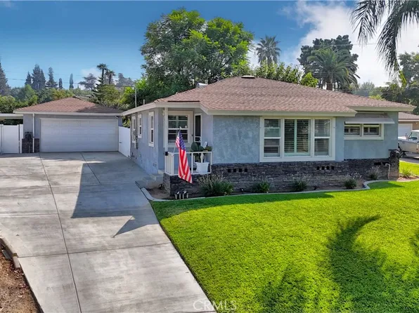 835 Robinhood Ln, Redlands, CA 92373