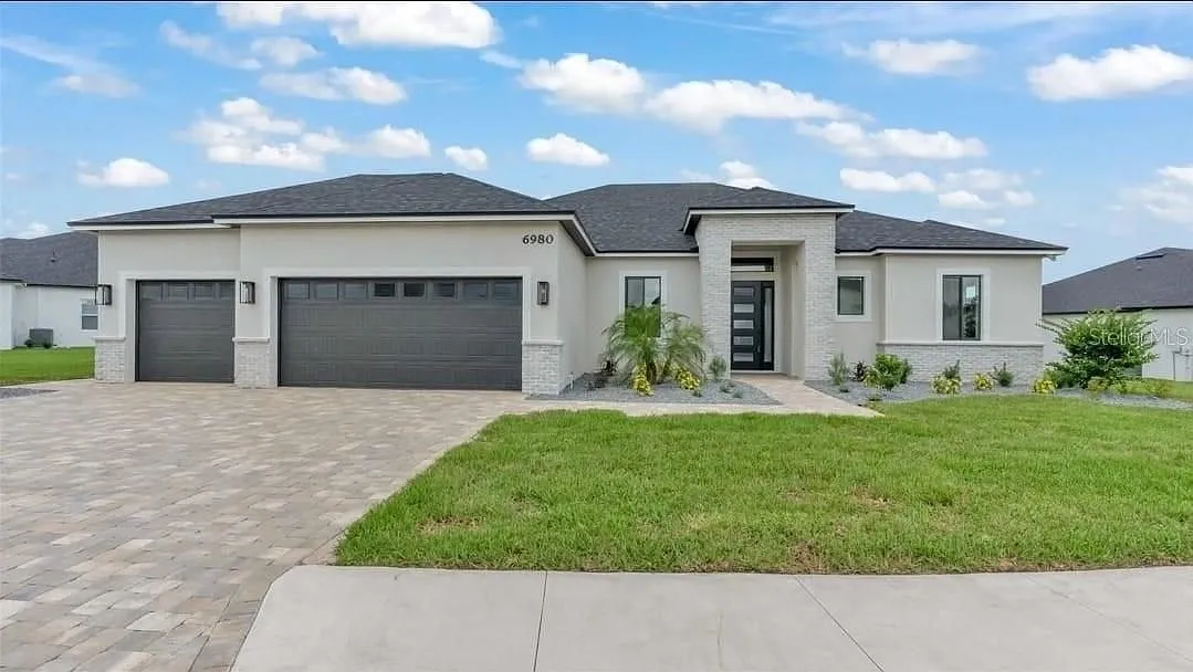4 bed, 3.0 bath, 2216 sqft, $5,300 — Photo 1