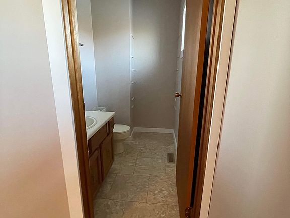 4th image of 10705 Briarwood Cres