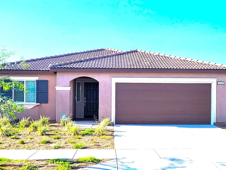 1238 Allegiance Ave — Photo 1