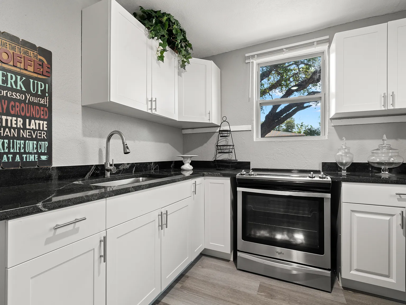 2 bed, 775 sqft, $1,995 — Photo 4