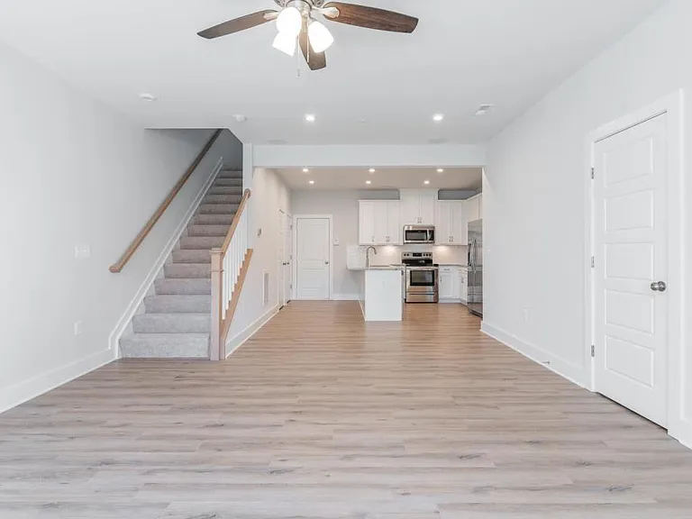 2620 Lassen Walk #A — Photo 7