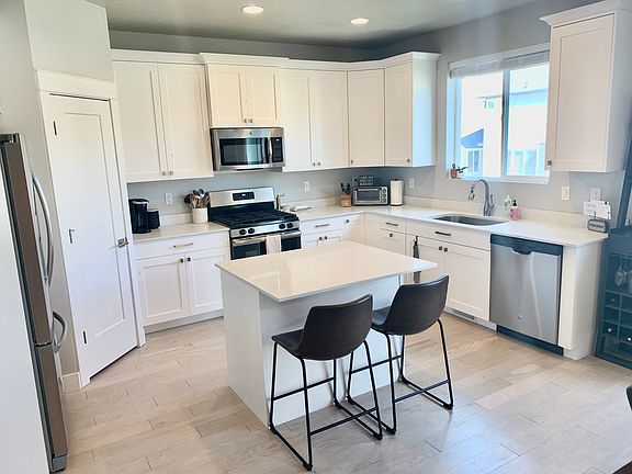3rd image of 12277 S Croyden Ln