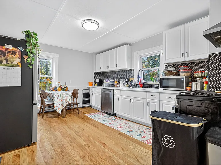102 Woodstock St #2B — Photo 2