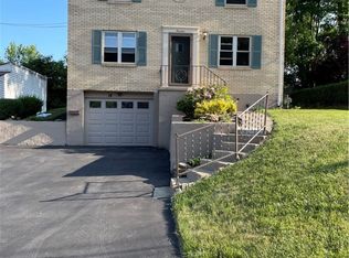 14 Hallmark Dr, Pittsburgh, PA