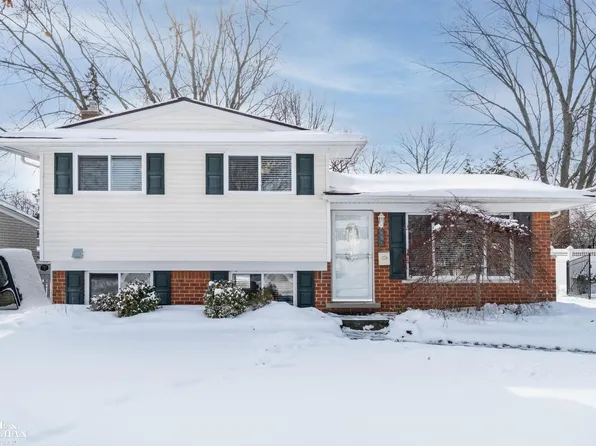 931 W Elmwood Ave, Clawson, MI 48017