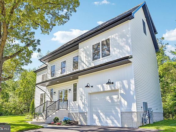 2nd image of 84B Kennedy Dr