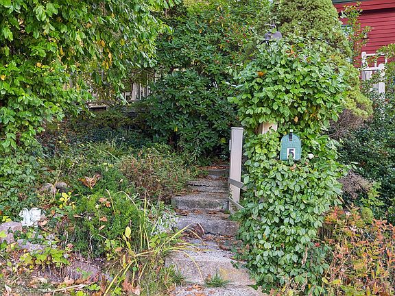 3rd image of 5 Acorn Street