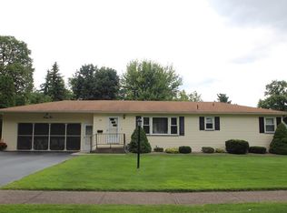 42 Gemini Cir, Rochester, NY 14606