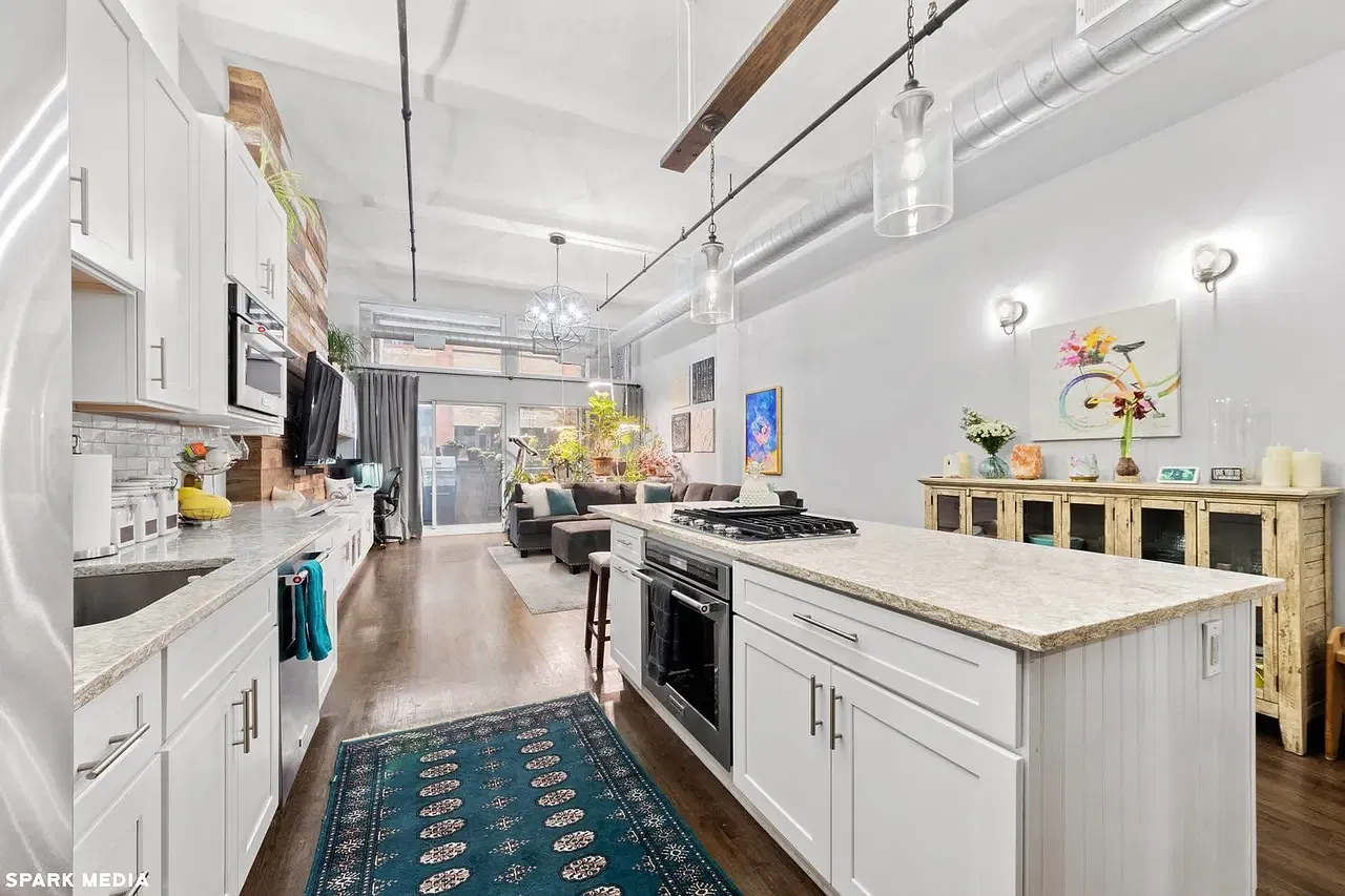 1 bed, 1100 sqft, $3,049 — Photo 4