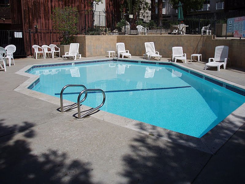 2nd image of 6728 Los Verdes Dr APT 4