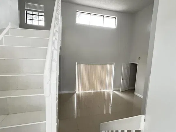 3468 Cluster Rd, Hollywood, FL 33025