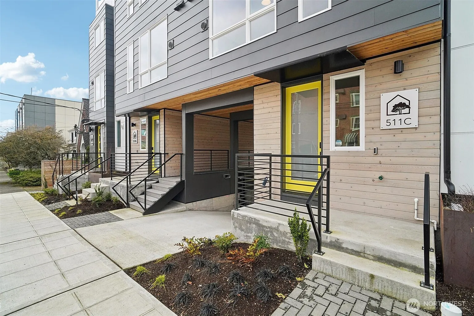 511 Howe Street #C photo 1
