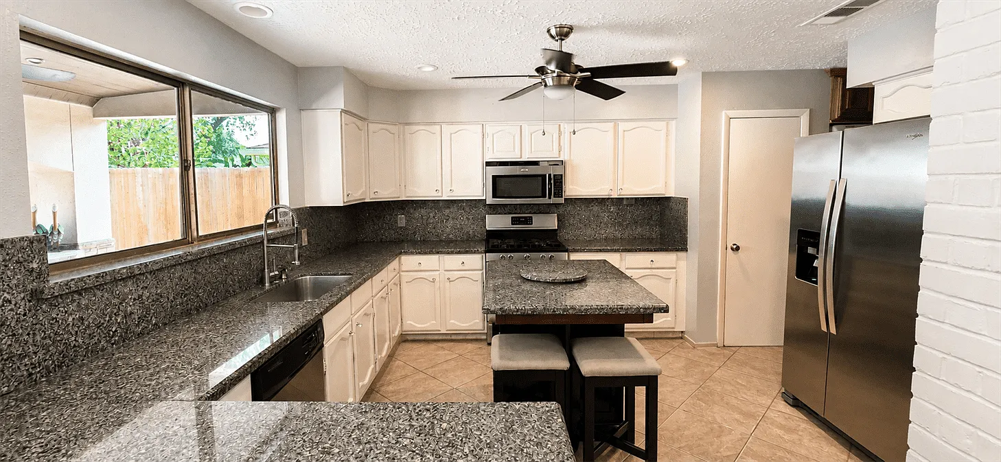 3 bed, 1536 sqft, $2,495 — Photo 2