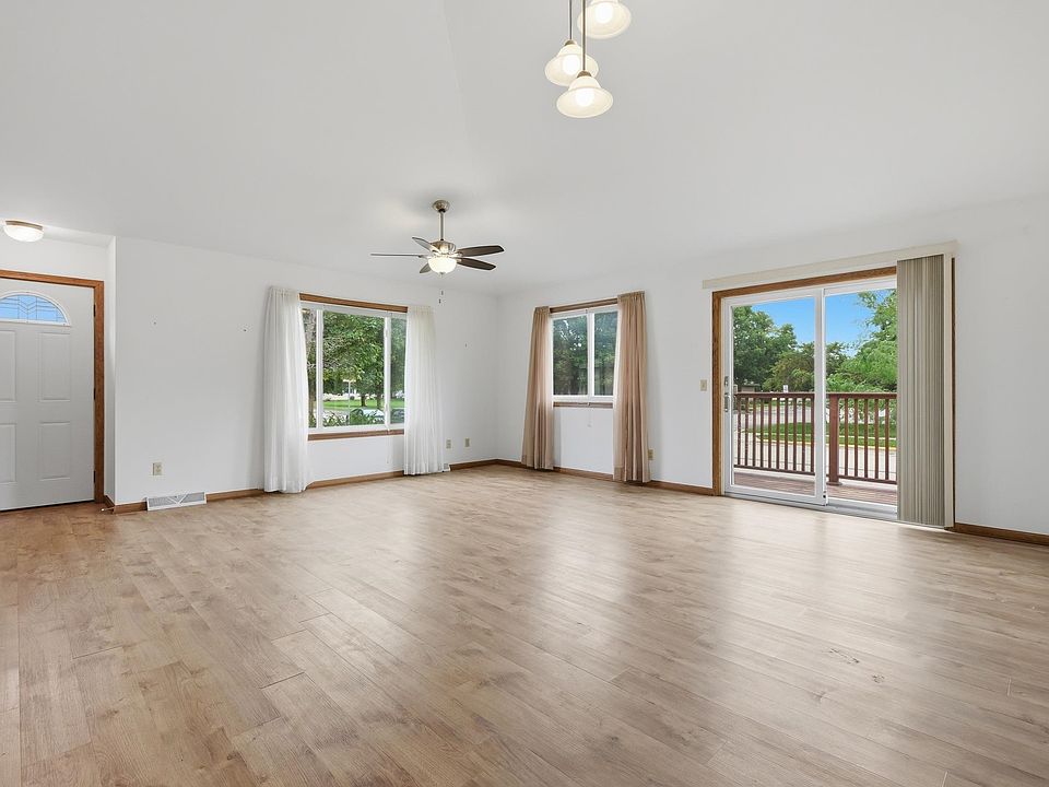 1st image of 213 Hjemdal Ln
