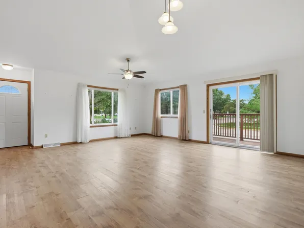 213 Hjemdal Ln, Deerfield, WI 53531
