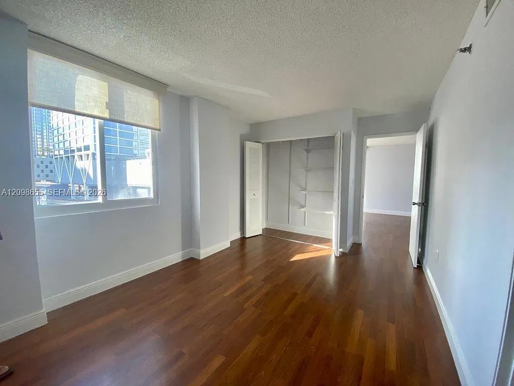 Madison Downtown Condo — Photo 4